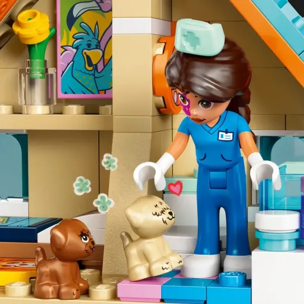 Конструктор LEGO Friends Ветеринарна клініка для коней і домашніх улюбленців (42651)